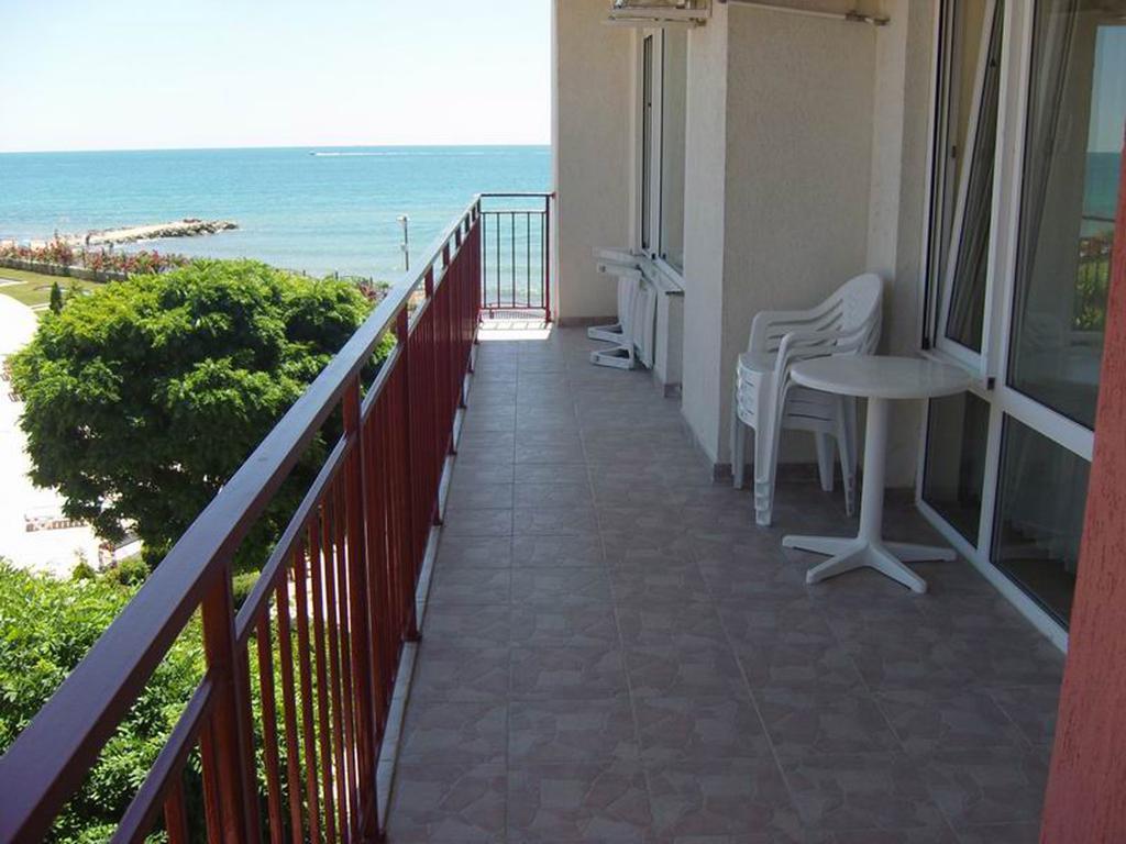 Gt Privilege Fort Beach Apartments Elenite Exterior photo